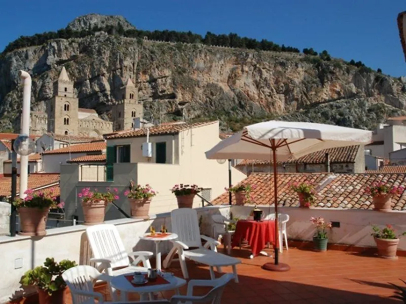 Hotel La Giara Cefalù 3*,